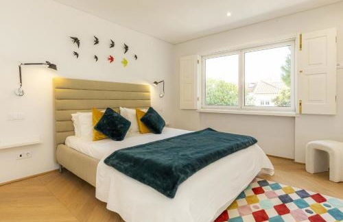 Contemporary Restelo Pool Haven - Photo 19