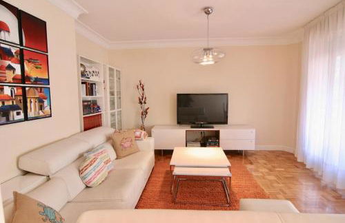 Cómodo y amplio apto en Camelias para cuatro - Foto 3