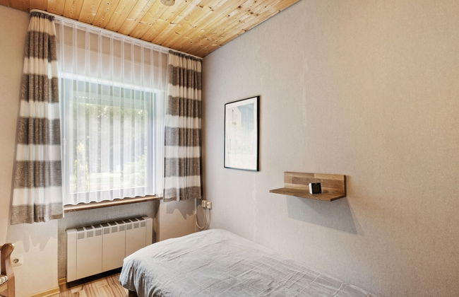 Feusdorf Forest Bungalow - Photo 4