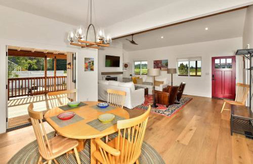 Completely Remodeled Farmhouse With Stunning Views Of Dry Creek Valley - Foto 16