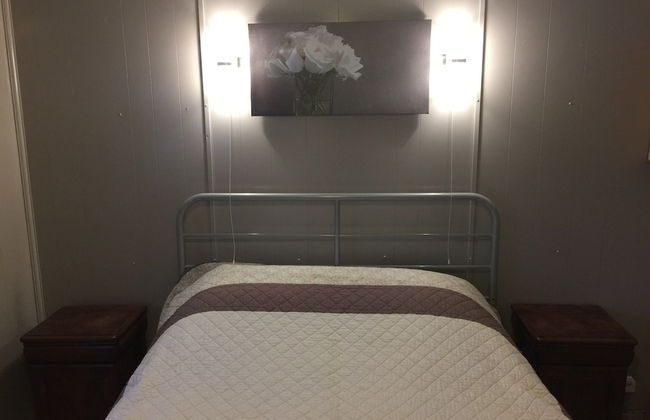 Modern Waterfront Chalet - Photo 3