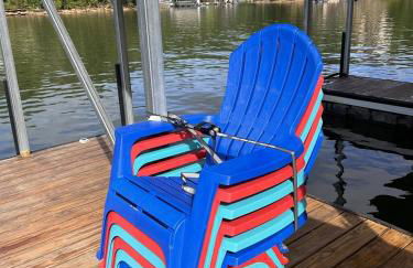 Paradise Point - 4BR Lakefront Haven Dock, Kayaks, & Cozy Firepit - Foto 8