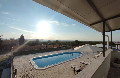 Kuća za odmor M&J s grijanim bazenom - Photo 67