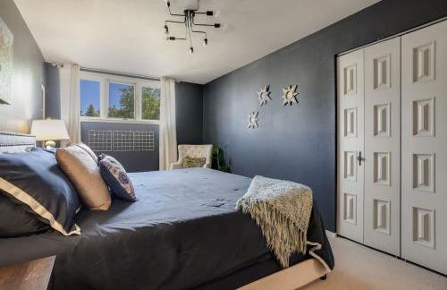 Mid-Century Mod - 7 BR Sleeps 22 - Hot Tub & Game Room - Foto 48