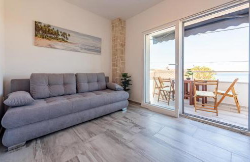 Gorgeous Apartment In Prizna With Wifi - Photo 4