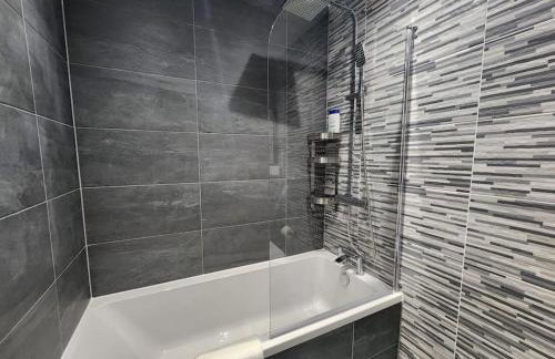 Paradigm Court, Modern 2-Bedroom Apartment F2, Oxford - Photo 6