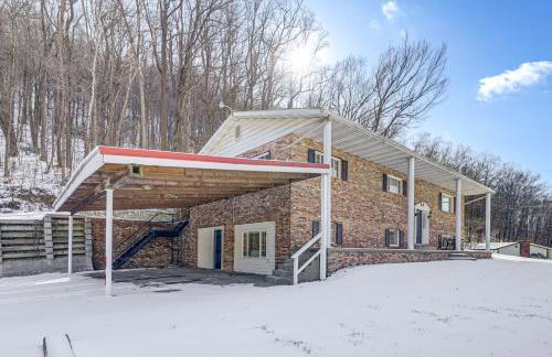 half Mi to Kanawha River Quiet Escape with Patio - Foto 23