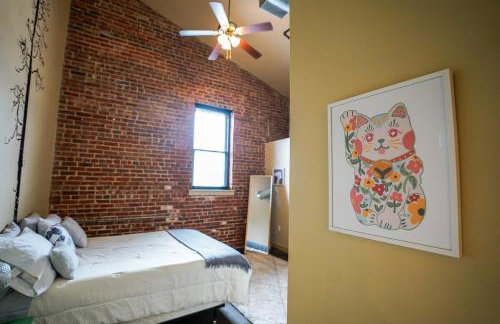 Industrial Escape 2bd 2bath - Photo 8