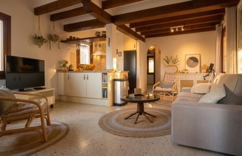 Casa el Montcel, a unique chalet with roofterrace and shared pool - Photo 48