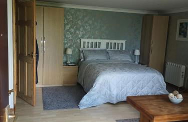 Highridge Apartment - Photo 16