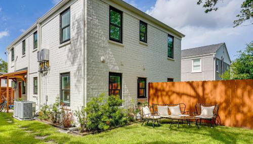 Dtwn Retreat with Game Room! Walk to Hampton Park - Foto 3