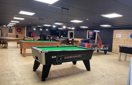 Carre Retreat with private hot tub - Photo 25