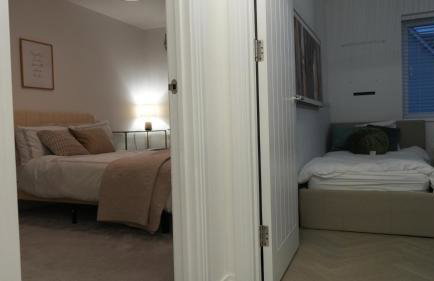 Spacious 5 Bed Home with a Cinema Room, Open Plan Living - Foto 13