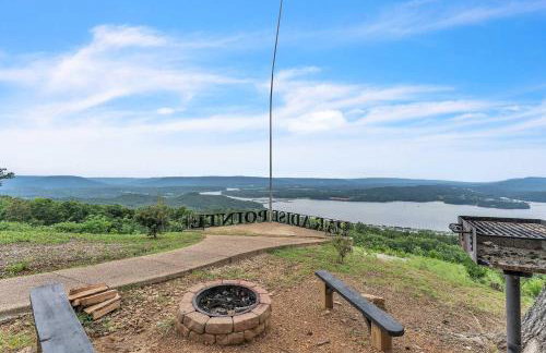 Pop & Granny's cabin with a fire pit hot tub & indoor pool - Foto 44