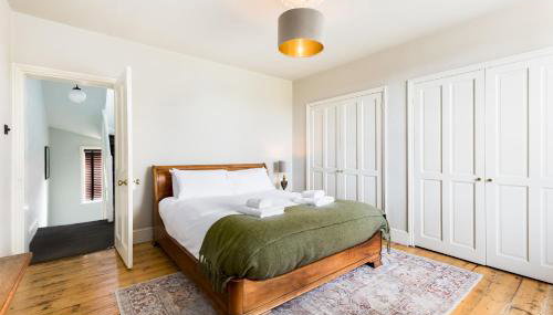 Stunning 2-bed Townhouse in Moreton-in-Marsh - Pass the Keys - Foto 4, Other