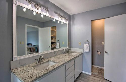 Lakefront Home with Private Beach Access! - Foto 18