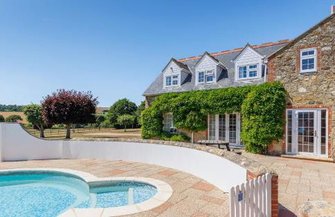Rookley Farm Lodge Charming Manor Pool House with Heated Pool, Tennis Court & Gardens - Isle of Wight Rural Countryside Escape - Foto 48