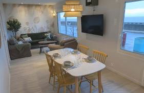 Beautiful beachfront apartment, 180d sea and cliff view - Foto 30