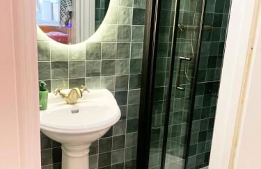 Stunning Urban Retreat in the heart of London - Photo 14