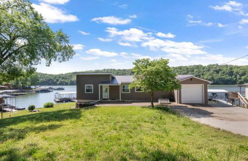 Huge Lakefront Yard, Private Dock - Amazing Views! - Foto 51