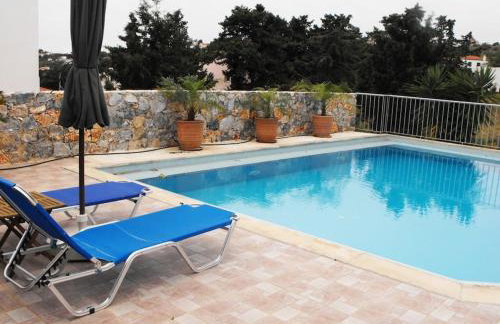 Christinas summer house with pool in Kefalas - Photo 1