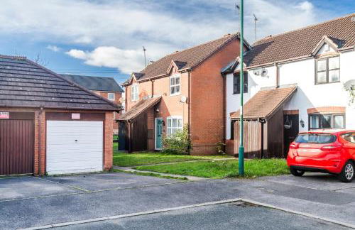 Free parking, Private Garden and Netflix, Charming Elegant 2 bedroom House Nottingham - Photo 18