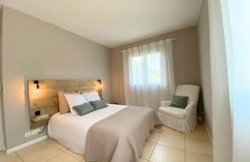 Les Hauts de la Pinède - Villa avec Piscine, Jacuzzi et Boulodrome privatifs - Foto 16