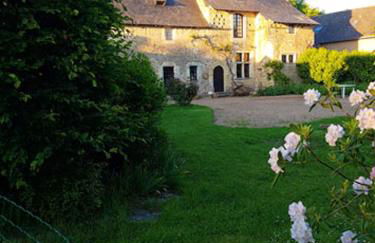 Maison spacieuse avec jardin à Morannes sur Sarthe - Foto 1