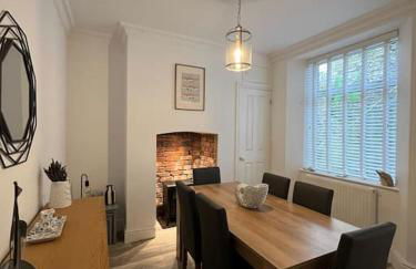 Contemporary 3-Bedroom Home with Stunning Views - Foto 18