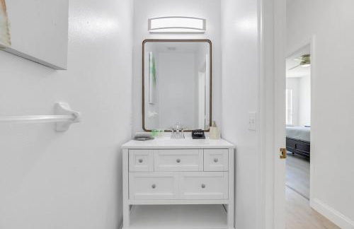 Modern Vacation Home Minutes Away From The Parks - Foto 20