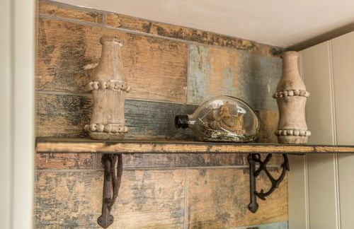 Deluxe Rustic Charlestown Themed Apartment - Foto 14