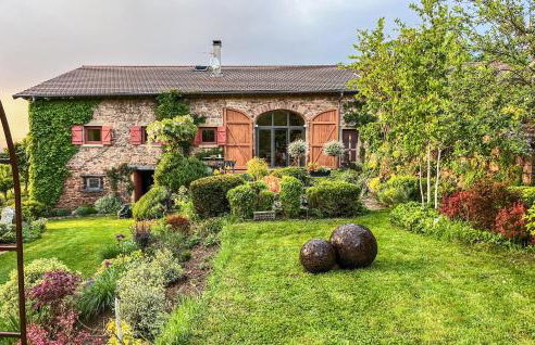 Lovely Home In Thizy-Les-Bourgs - Foto 10