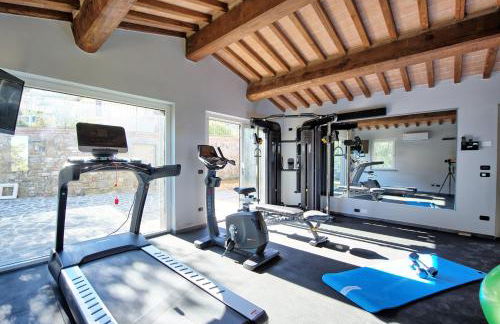 Villa Acquaviva with Panoramic, Private Pool and Gym - by PosarelliVillas - Foto 68