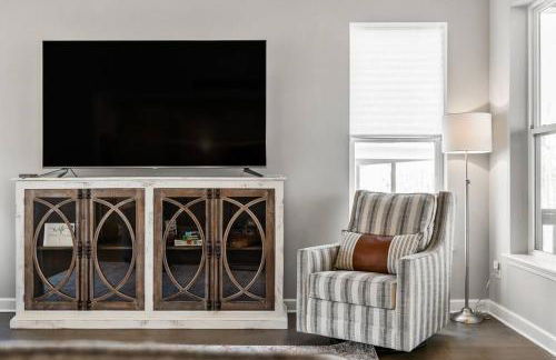 Beautiful Home with Lake and Marina Access, Firepit, Golf Cart Included - Foto 15