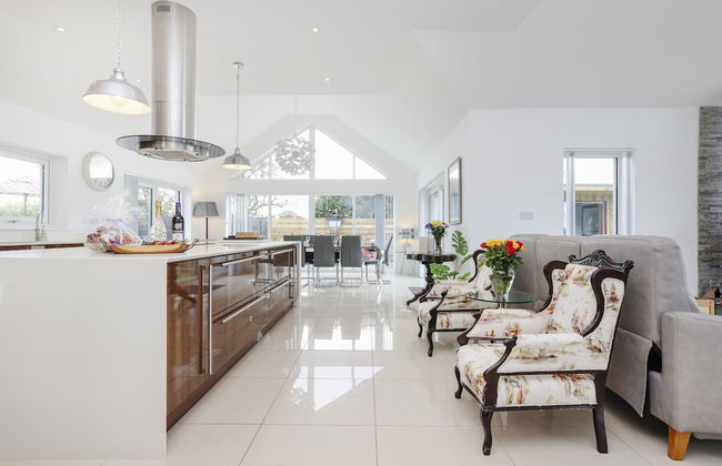 JOIVY Luxurious & Spacious 3Br House With A Hot Tub - Foto 13