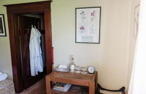 Southeast Portland Comfy & Eclectic Craftsman Home - Foto 8