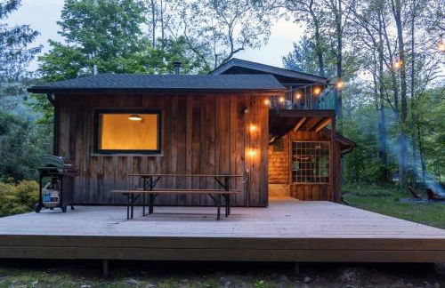 Chic Catskills Cabin with Hot Tub and Fire Pit - Foto 47