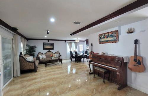 Luxstay in Huntington Beach - Photo 41