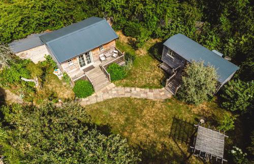 The Challoners - Photo 2