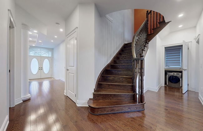 Spacious Family Haven: Modern 4-bedroom Luxury Home - Foto 15