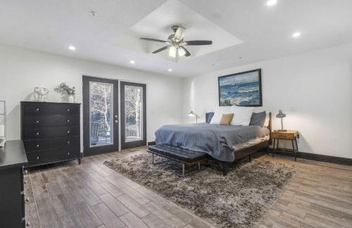 Foggy River Retreat - For 16 - Foto 40