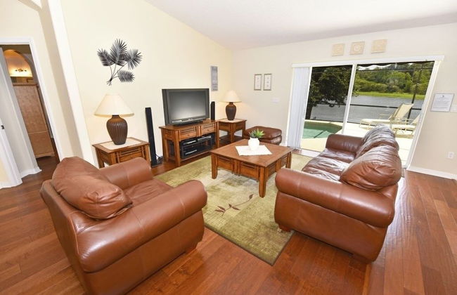 Lakeside 4-bed Pool Home At Villa Sol 4 Bedroom Home by Redawning - Foto 9