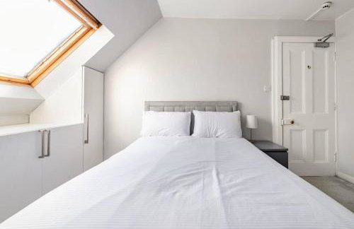 Luxury Victorian 5 bedroom apartment by Lady road apartments - Foto 59