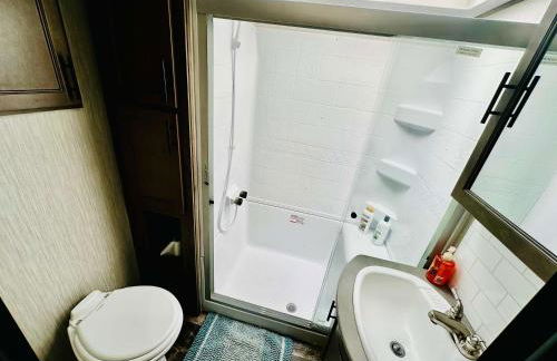 Puffy Panda RV-Hot Tub-Sleeps 2 - Foto 16