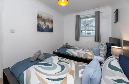 Modern 3BR Home - Designated Parking - Groups - Foto 36