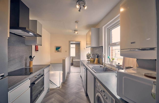 Host Stay Silverlinings - Photo 2