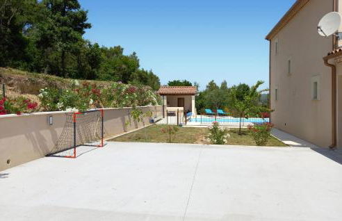 Beautiful Home In Calvisson With Wifi - Photo 8