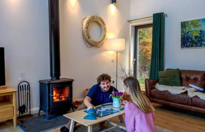 Forest Corner Luxury Home with Hot Tub - Foto 16