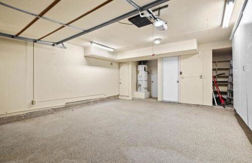 Mira Mesa Family Retreat 4BR with Balcony and Firepit - Photo 67