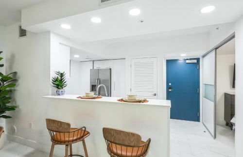 Lux 2BR City-View Retreat in Hollywood, 2nd Floor - Foto 15